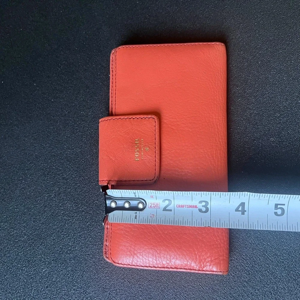 Fossil pebbled leather